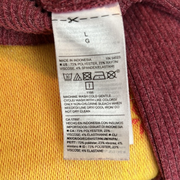 Large Old Navy Ribbed Burgundy Blouse #307 - Picture 7 of 7